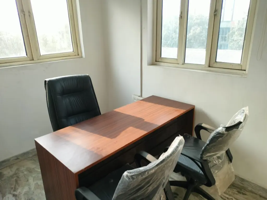 748068196_12 seat 1 cabin (4).webp